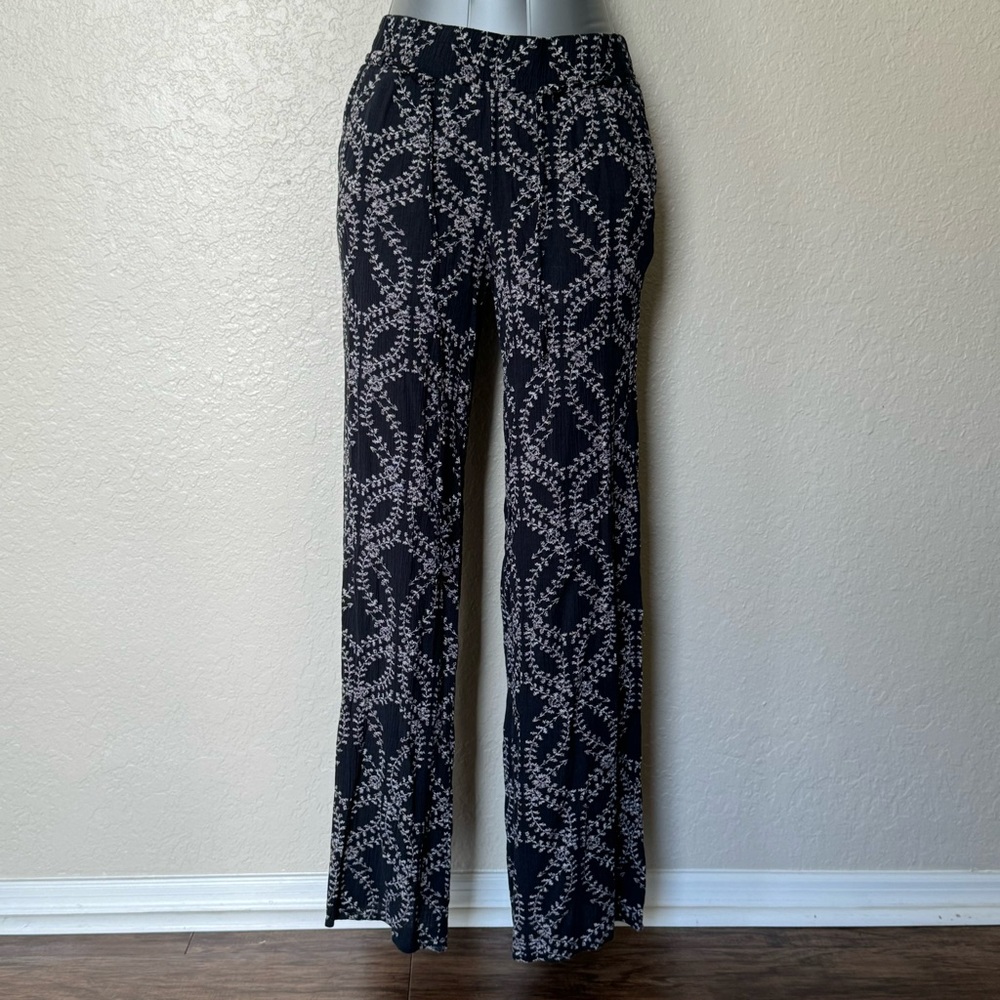 loose flowy pants